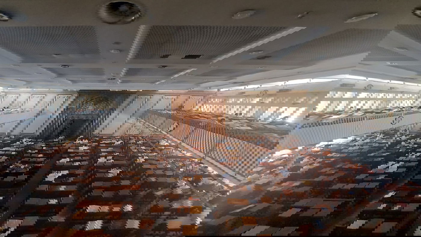 הבחורים המומים וכואבים: תיעוד משעה זו מישיבת פוניבז'