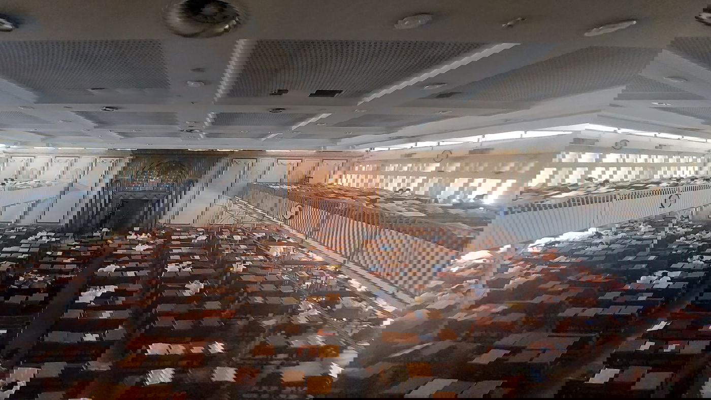 הבחורים המומים וכואבים: תיעוד משעה זו מישיבת פוניבז'