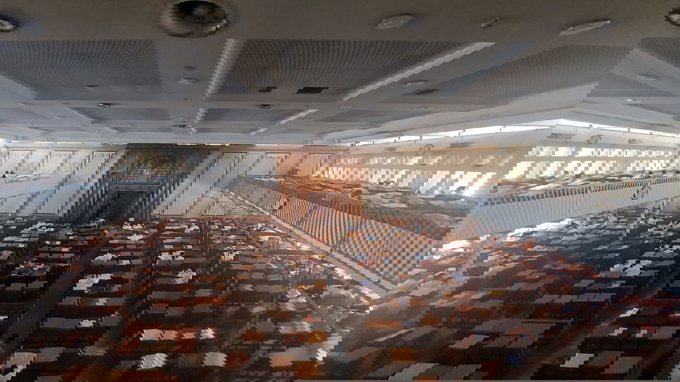 הבחורים המומים וכואבים: תיעוד משעה זו מישיבת פוניבז'