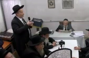 כך הגיב הגר"ג אדלשטיין זצ"ל לתואר "רשכבה"ג" | צפו