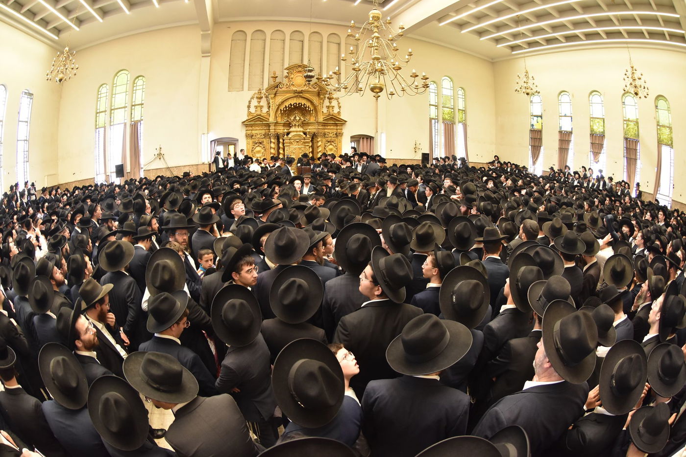 מראות ממסע הלוויה של מרן רבי גרשון אדלשטיין זצ"ל • צפו