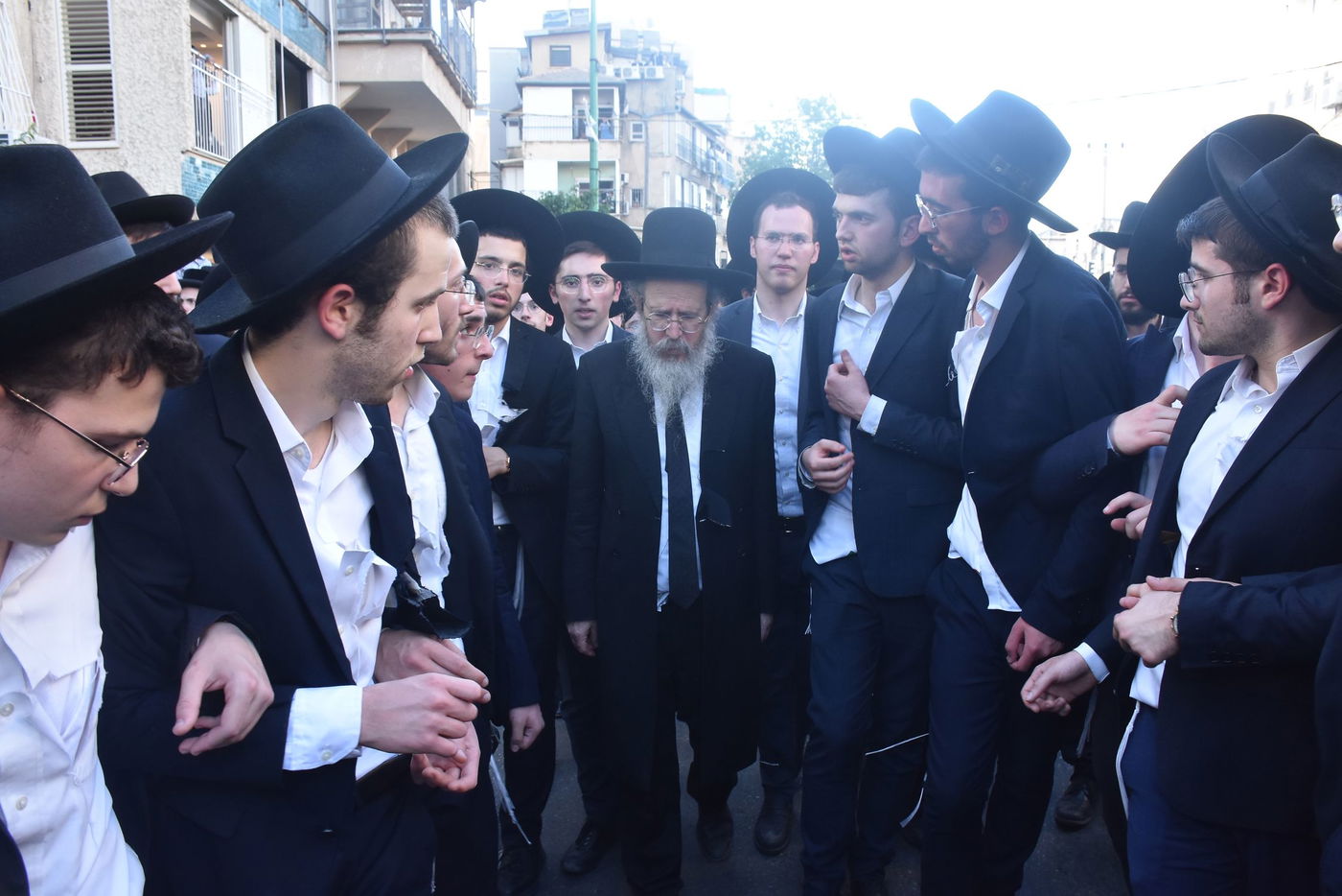 מראות ממסע הלוויה של מרן רבי גרשון אדלשטיין זצ"ל • צפו