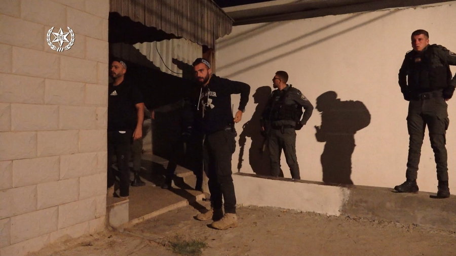 תיעוד מפעילות הסוכן ברכישת אמל"ח, פעילות המעצרים הבוקר ומפקד ימ"ר נגב סנ"צ יוסי דורון