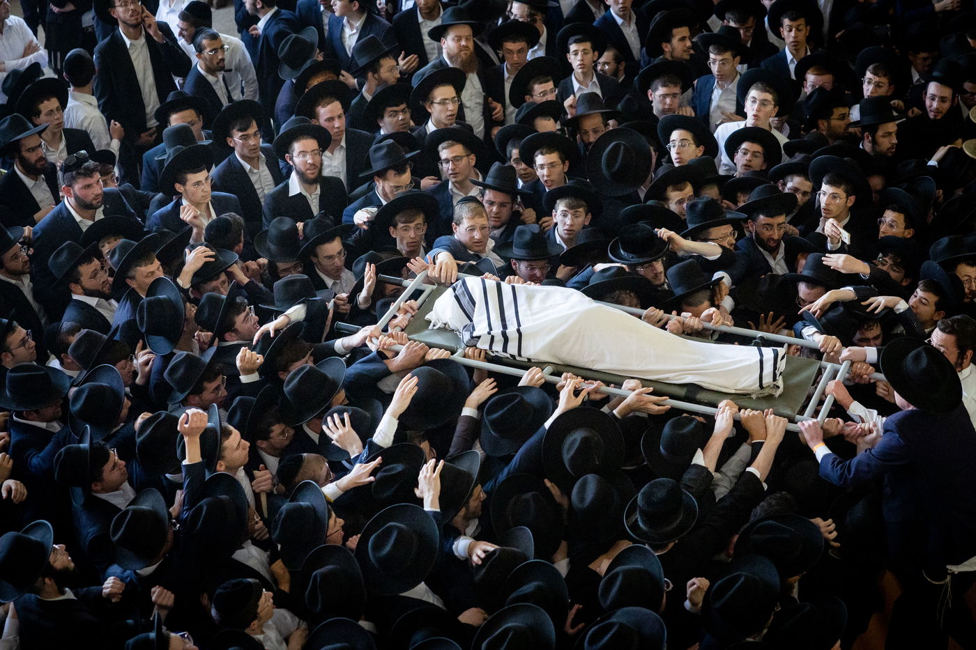 200 אלף מלווים ב-108 תמונות | אשכבתיה דרבי - התיעוד המסכם מכל מוקדי ההלוויה