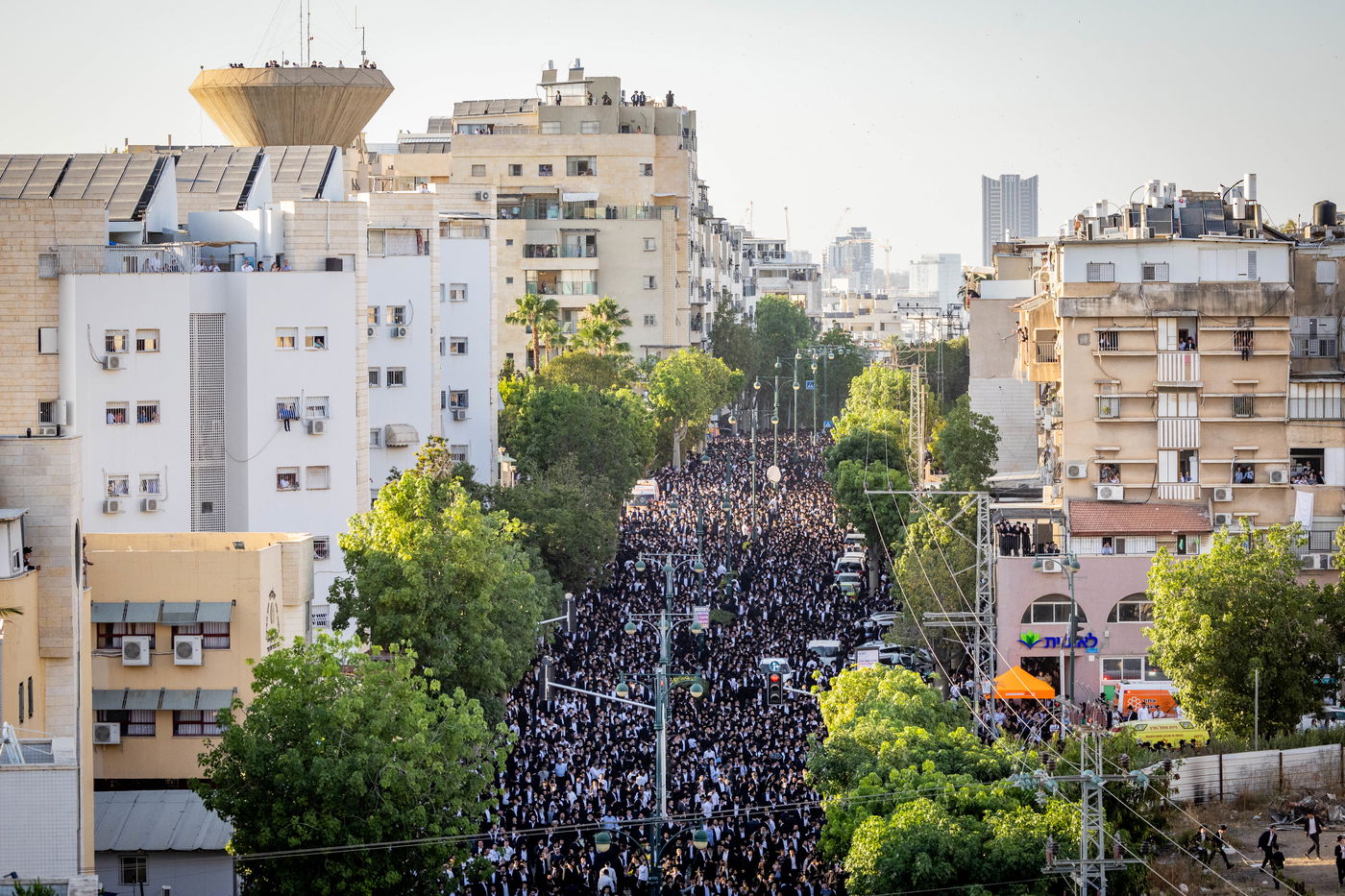 200 אלף מלווים ב-108 תמונות | אשכבתיה דרבי - התיעוד המסכם מכל מוקדי ההלוויה