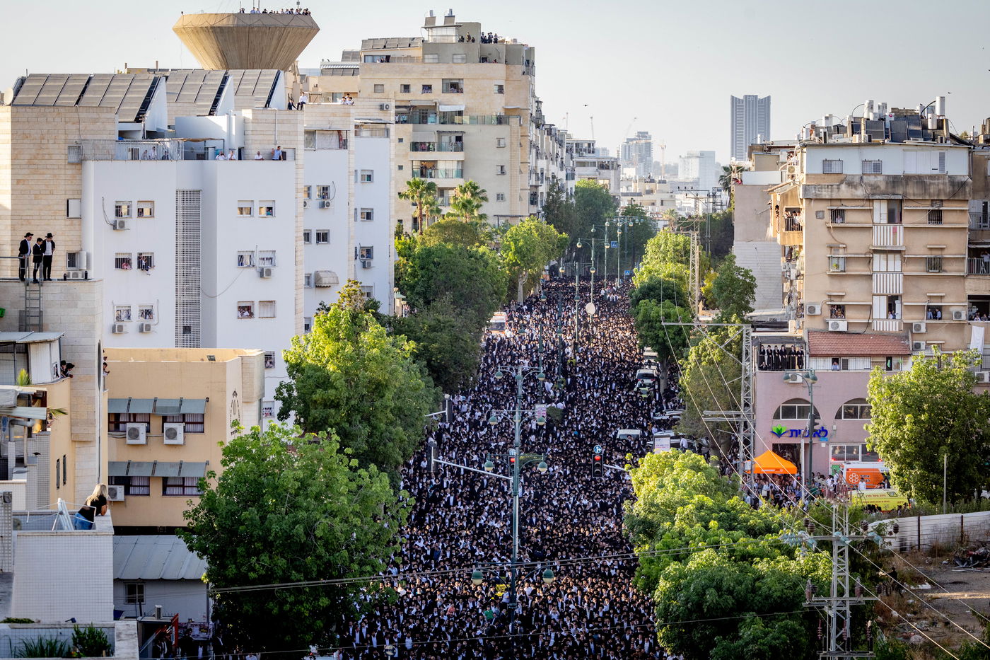 200 אלף מלווים ב-108 תמונות | אשכבתיה דרבי - התיעוד המסכם מכל מוקדי ההלוויה