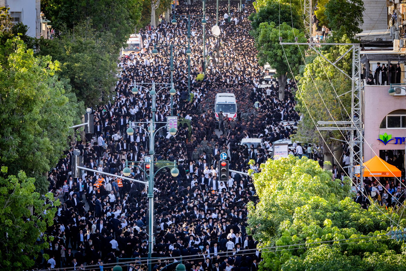 200 אלף מלווים ב-108 תמונות | אשכבתיה דרבי - התיעוד המסכם מכל מוקדי ההלוויה