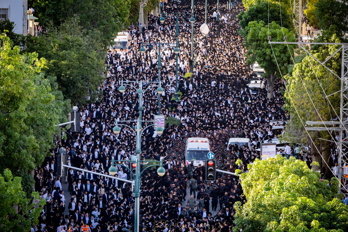 200 אלף מלווים ב-108 תמונות | אשכבתיה דרבי - התיעוד המסכם מכל מוקדי ההלוויה