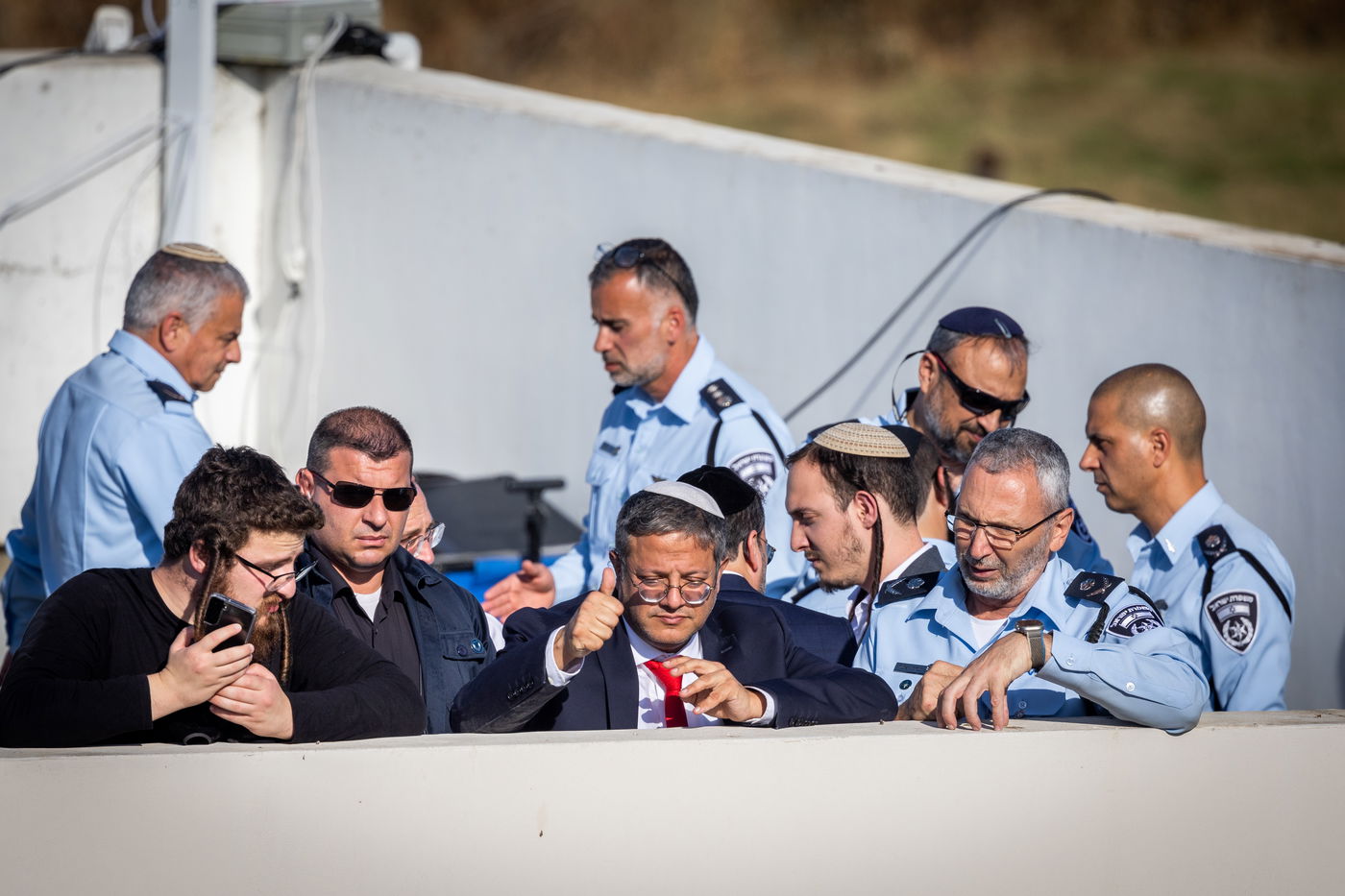 200 אלף מלווים ב-108 תמונות | אשכבתיה דרבי - התיעוד המסכם מכל מוקדי ההלוויה