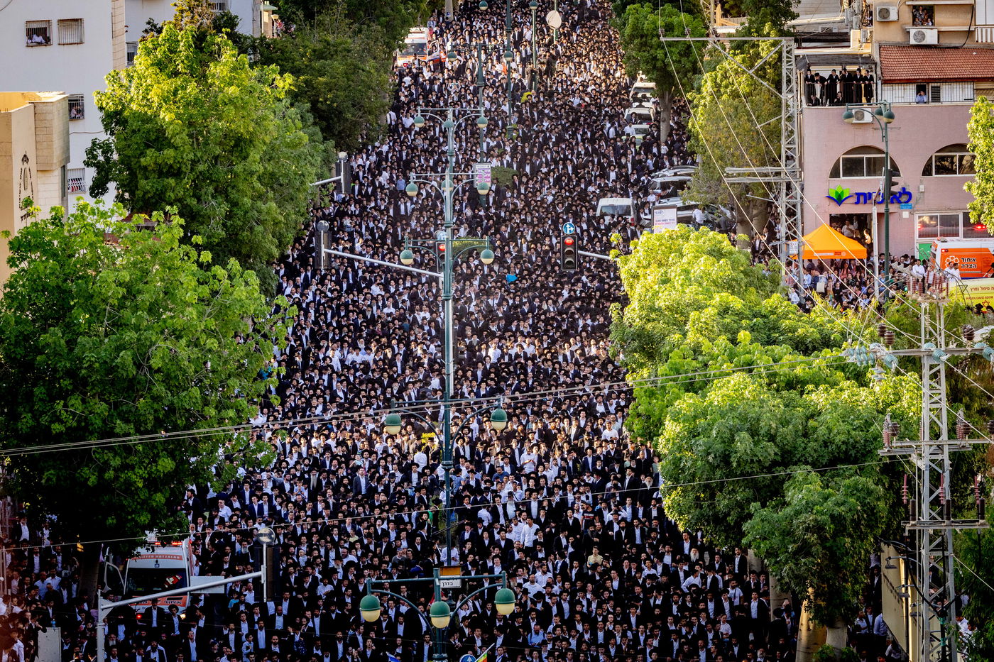 200 אלף מלווים ב-108 תמונות | אשכבתיה דרבי - התיעוד המסכם מכל מוקדי ההלוויה