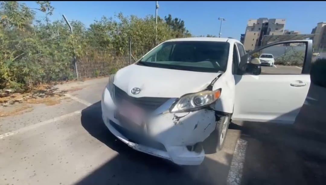 תושב אלעד נתפס נוהג ברכב שבור מתאונה ועם לוחית מזויפת