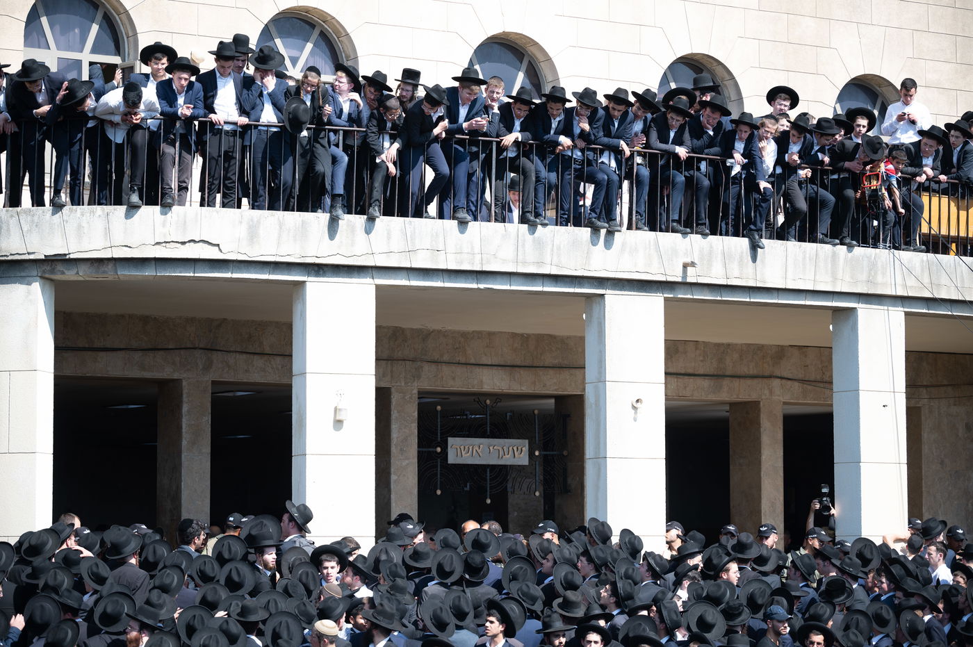 200 אלף מלווים ב-108 תמונות | אשכבתיה דרבי - התיעוד המסכם מכל מוקדי ההלוויה