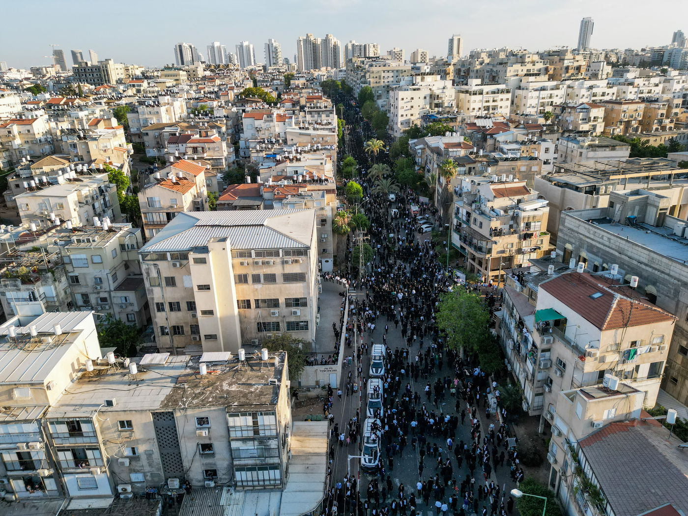 200 אלף מלווים ב-108 תמונות | אשכבתיה דרבי - התיעוד המסכם מכל מוקדי ההלוויה