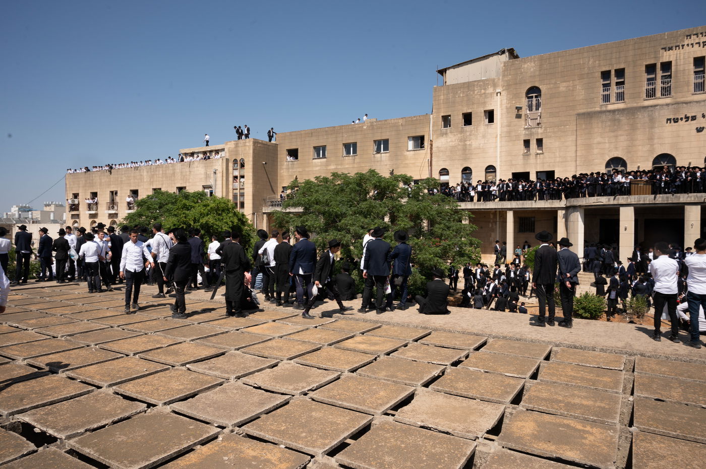 200 אלף מלווים ב-108 תמונות | אשכבתיה דרבי - התיעוד המסכם מכל מוקדי ההלוויה