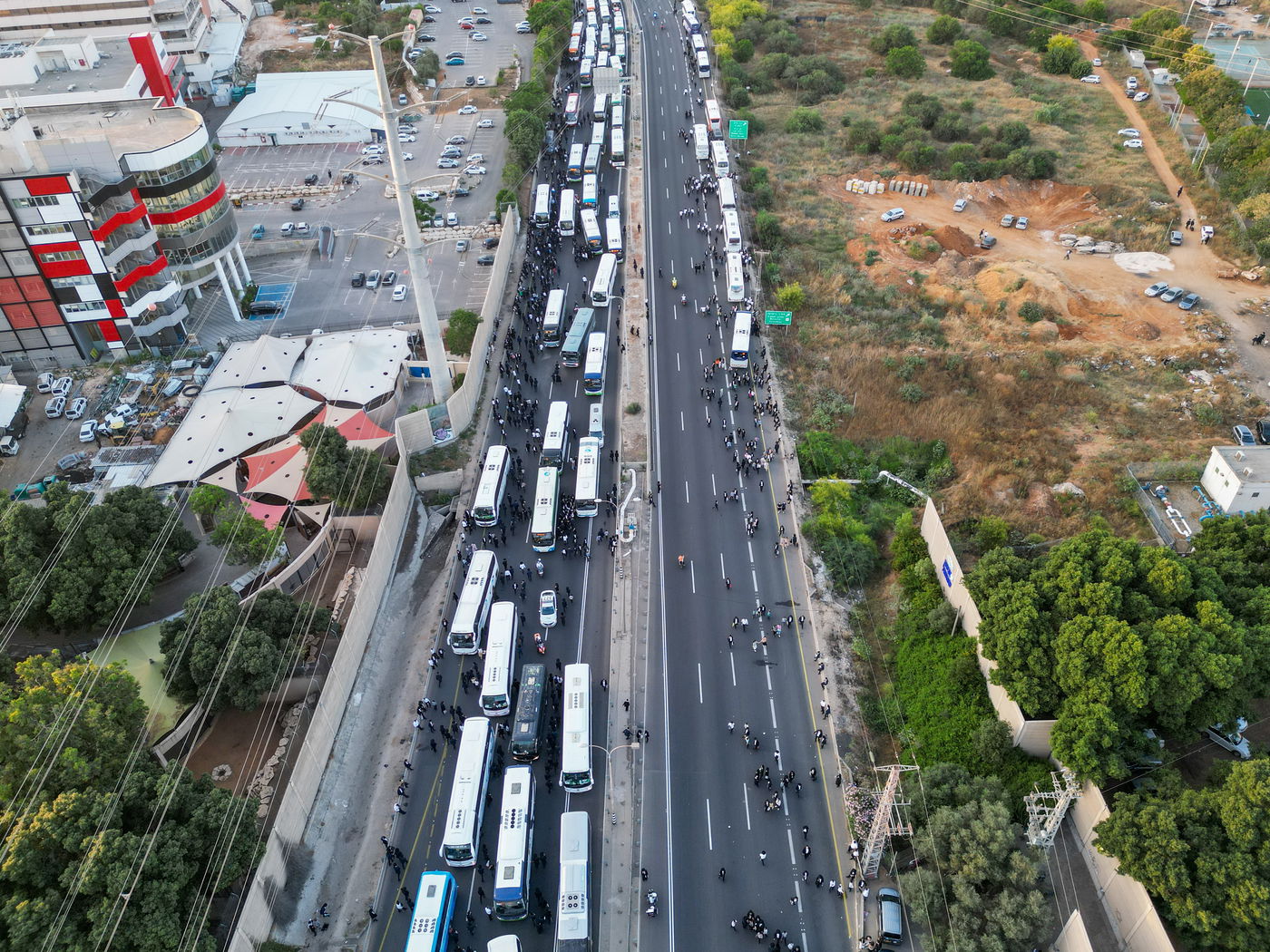 200 אלף מלווים ב-108 תמונות | אשכבתיה דרבי - התיעוד המסכם מכל מוקדי ההלוויה