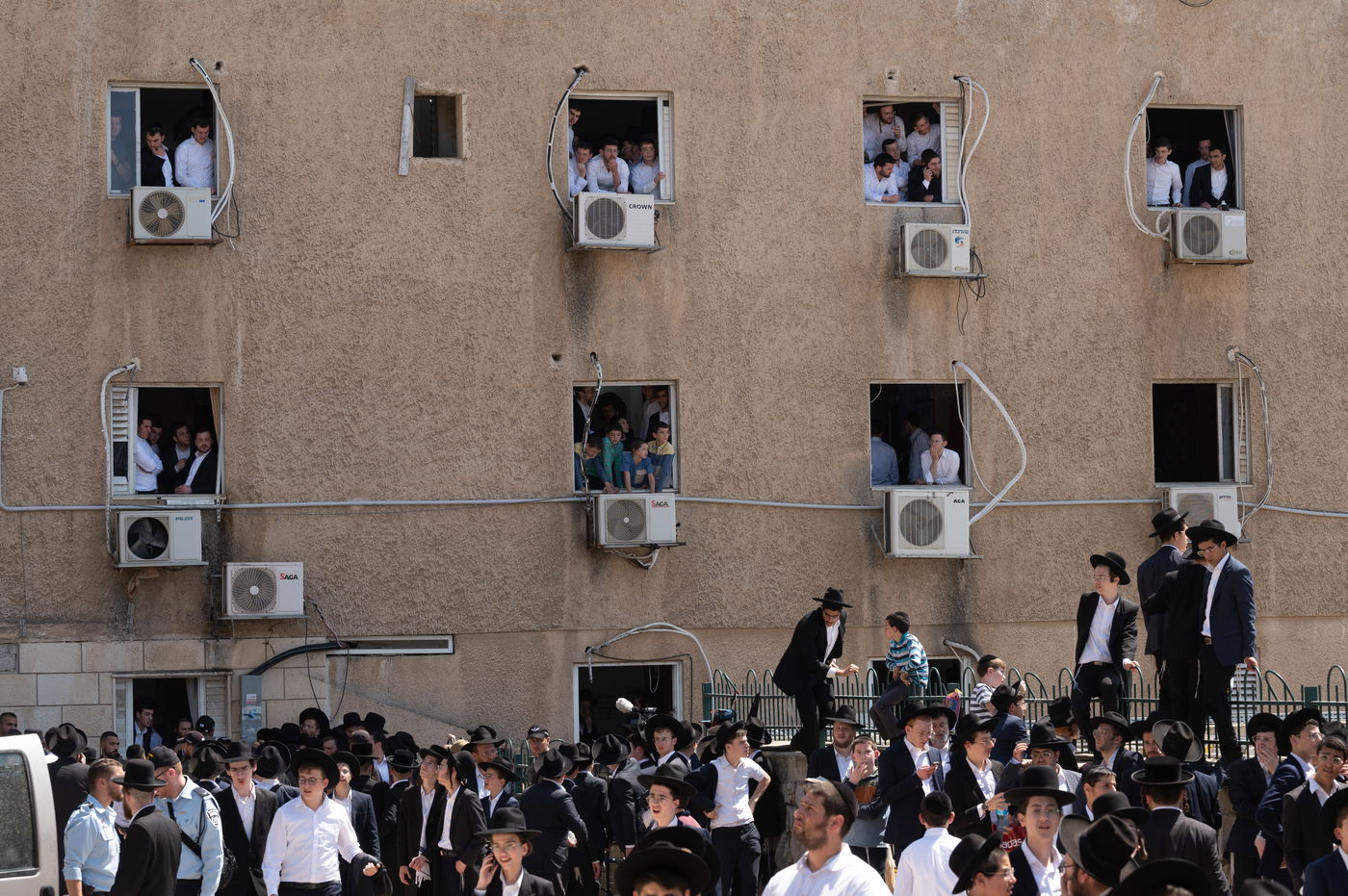 200 אלף מלווים ב-108 תמונות | אשכבתיה דרבי - התיעוד המסכם מכל מוקדי ההלוויה