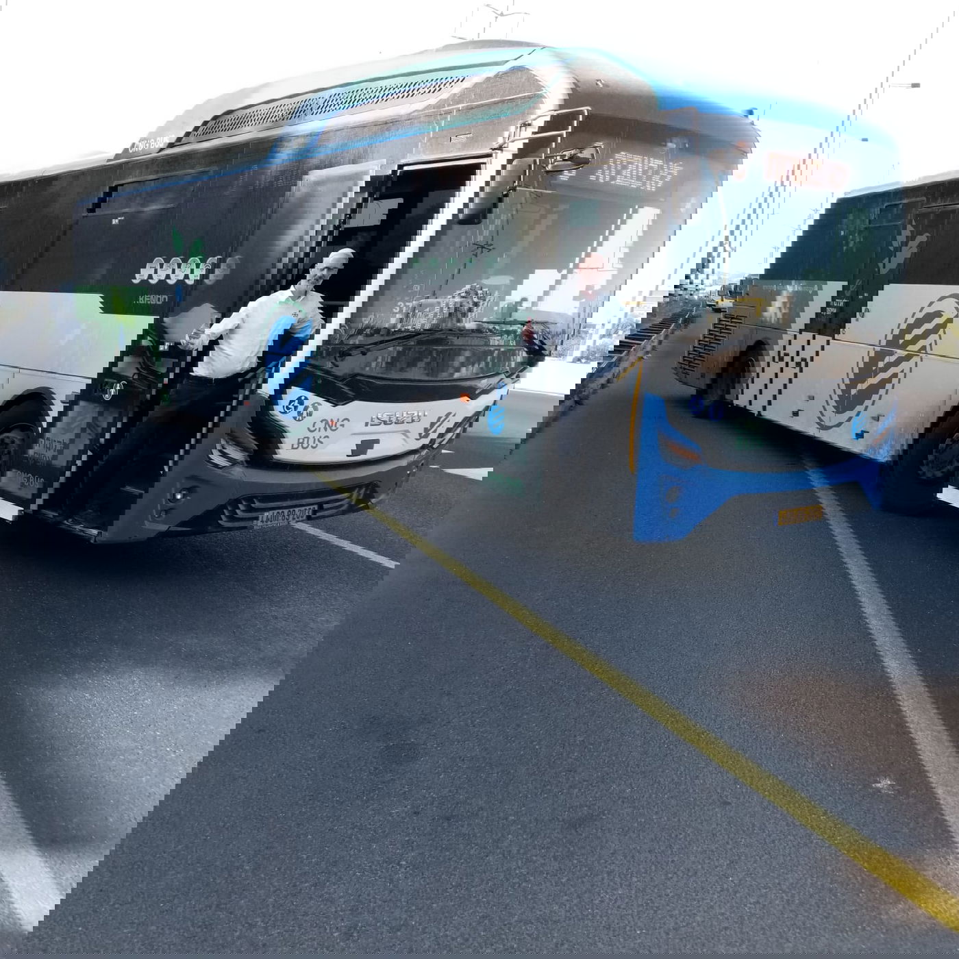 מודה להקב"ה על הרגע שעליתי על ההגה. בן שושן והאוטובוס