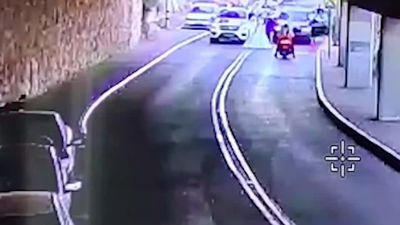 חתן וכלה שרצו להצטלם חסמו את הכביש - הנהג ובנו נחקרו