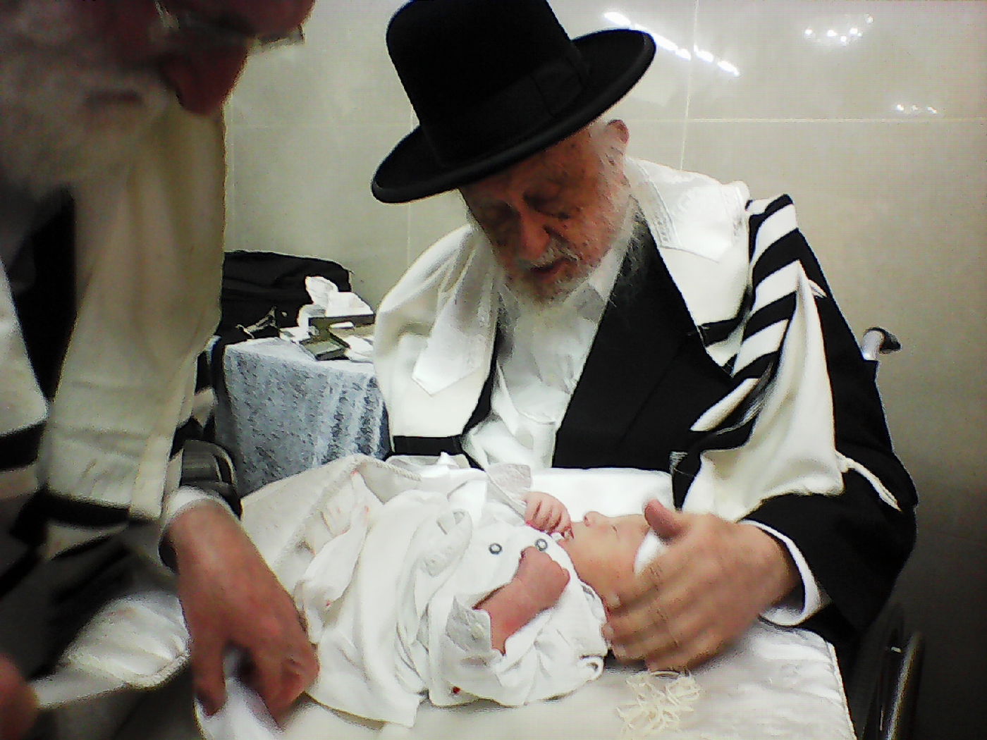 הגרב"ד פוברסקי הפתיע והורה לנכד מרן הגר"ג לא לקרוא 'ירחמיאל גרשון'