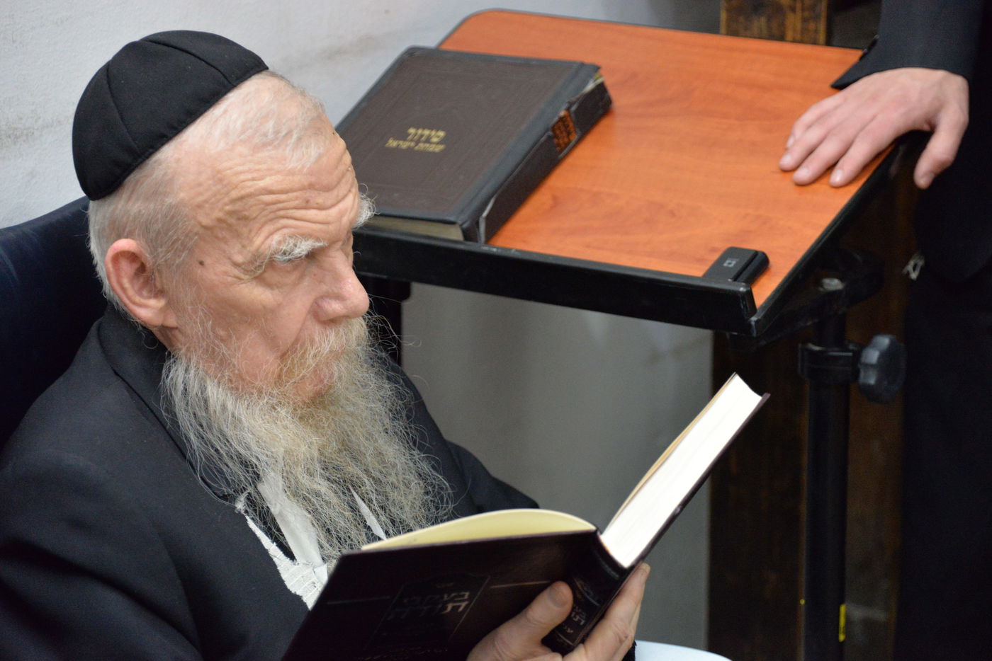 השיעורים, השמחות והארת הפנים | מראות חייו של ראש הישיבה רבי גרשון אדלשטיין זצ"ל