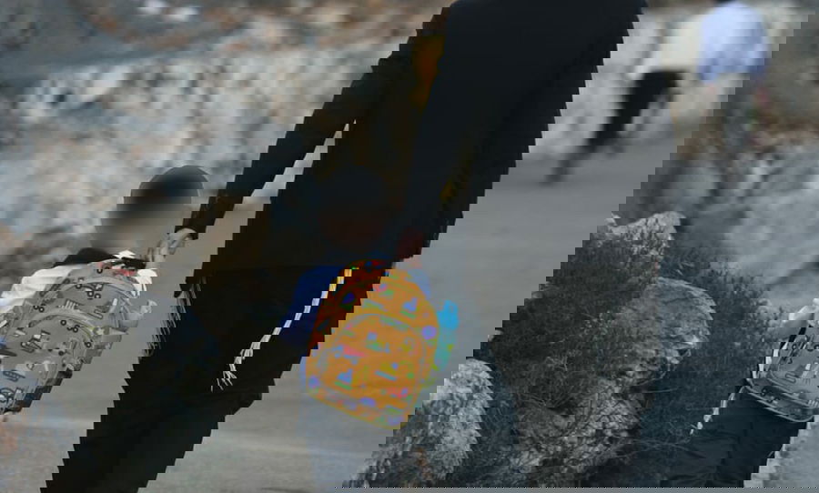 אב ובנו בדרך לחיידר | אילוסטרציה, למצולם אין קשר לכתבה