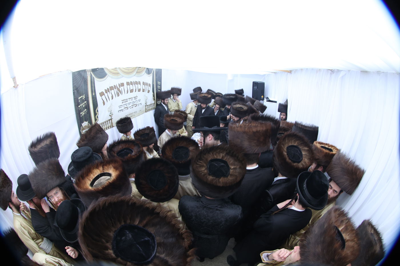 ה'וויטעפסק'ערס' חסמו את כיכר השבת | תיעוד 