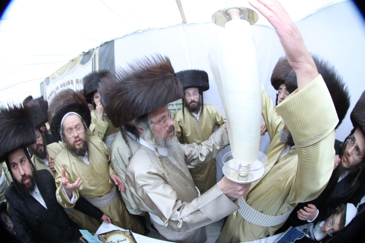 ה'וויטעפסק'ערס' חסמו את כיכר השבת | תיעוד 