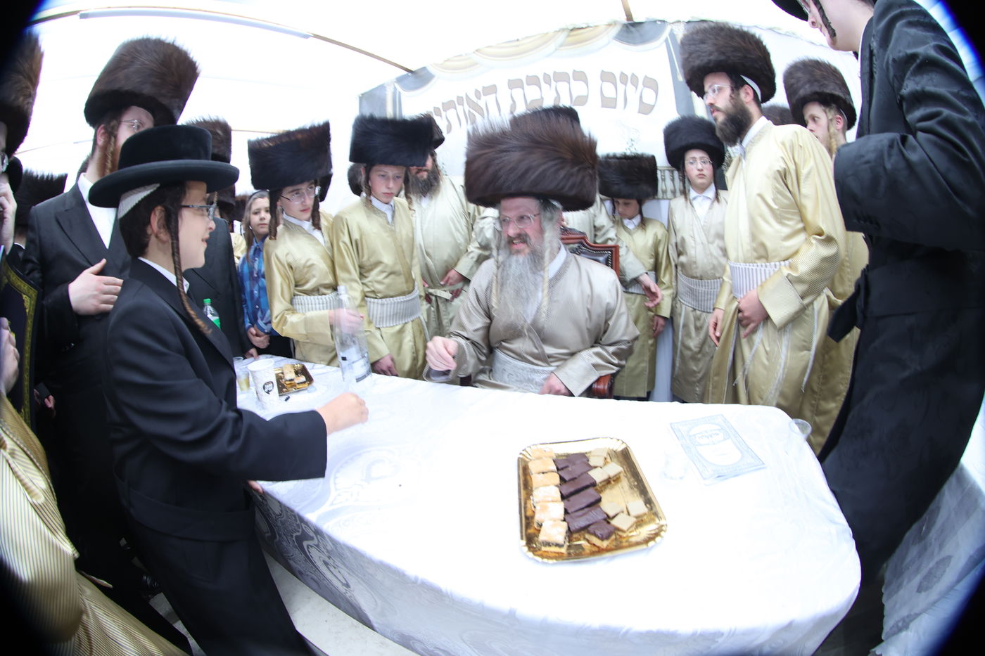 ה'וויטעפסק'ערס' חסמו את כיכר השבת | תיעוד 