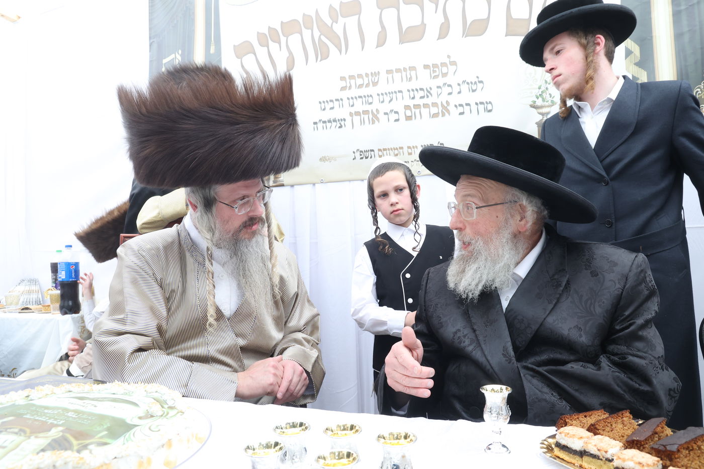 ה'וויטעפסק'ערס' חסמו את כיכר השבת | תיעוד 