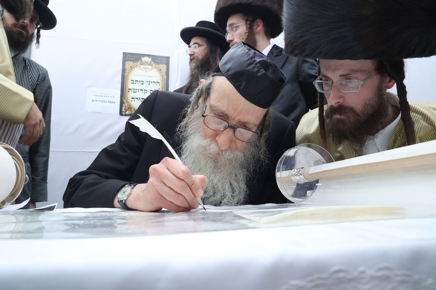 ה'וויטעפסק'ערס' חסמו את כיכר השבת | תיעוד 