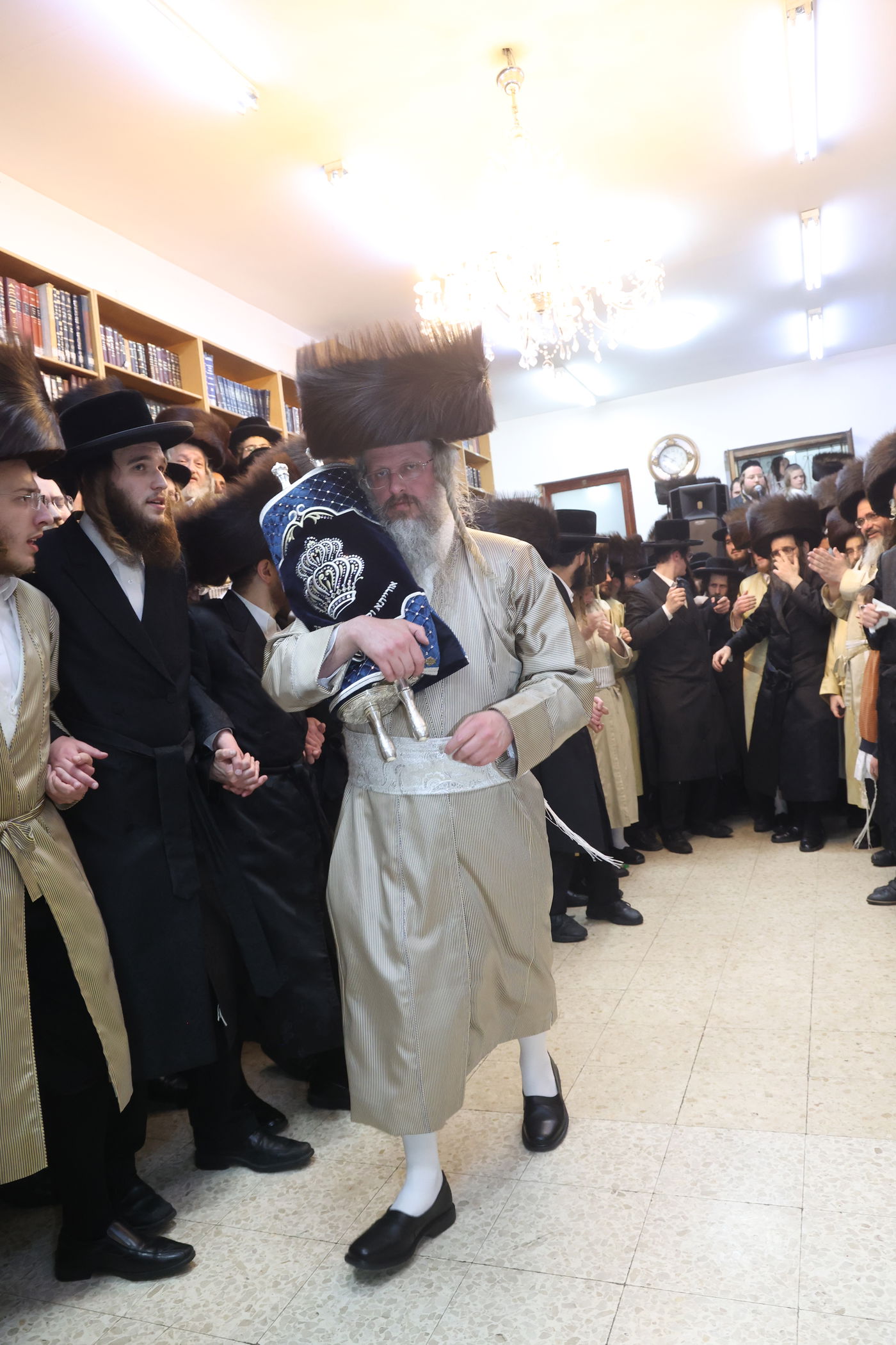 ה'וויטעפסק'ערס' חסמו את כיכר השבת | תיעוד 