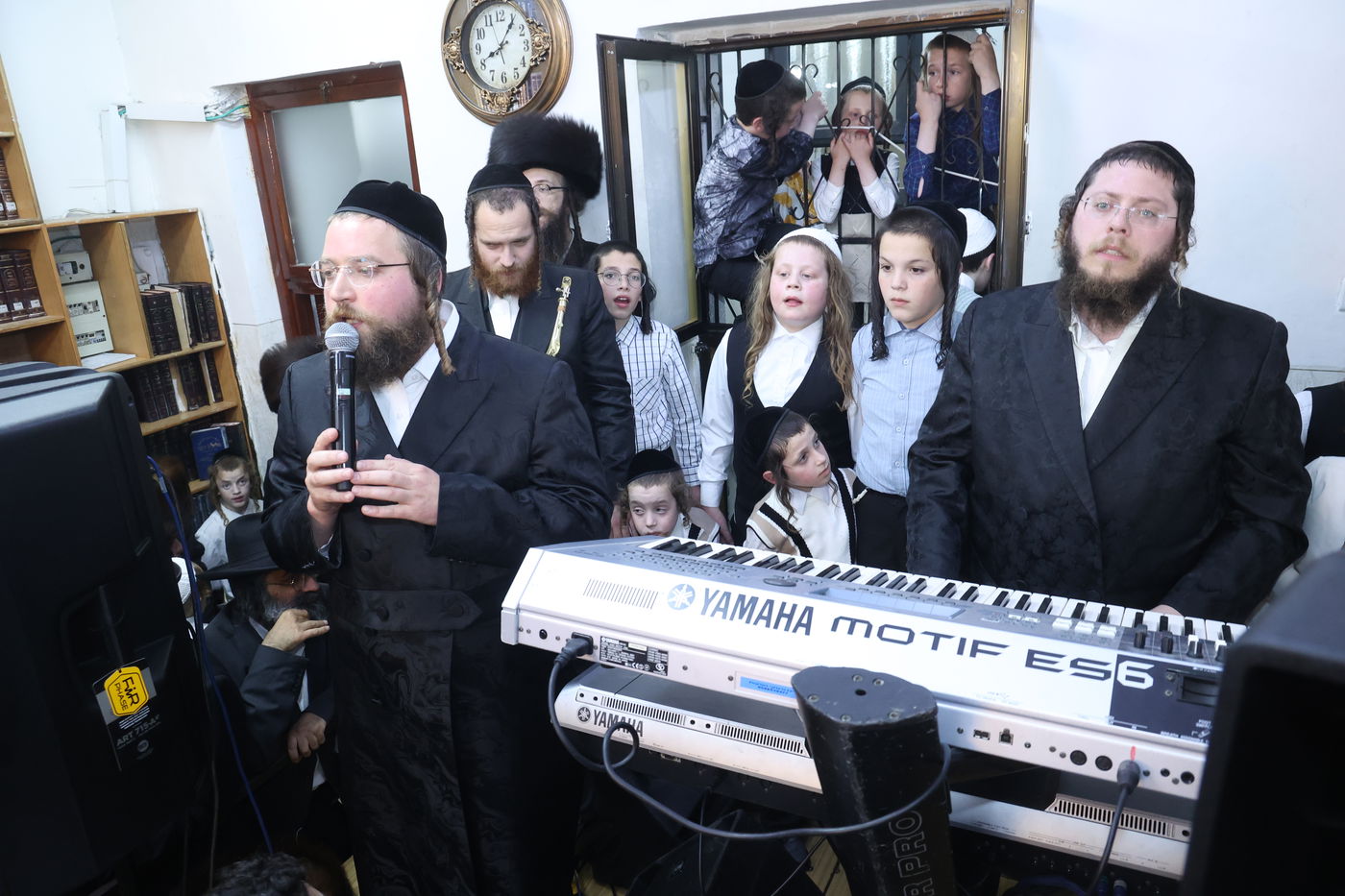 ה'וויטעפסק'ערס' חסמו את כיכר השבת | תיעוד 