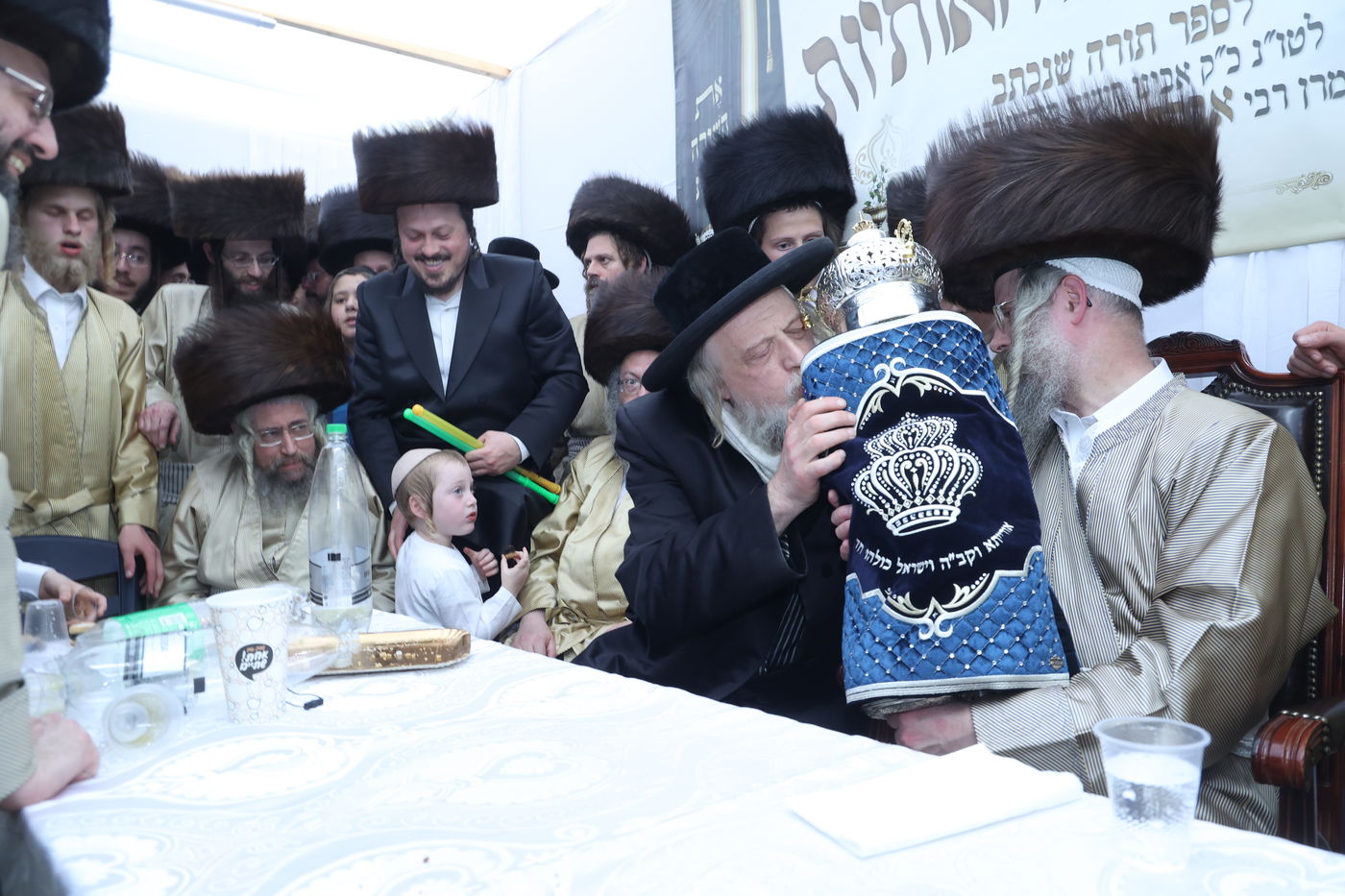 ה'וויטעפסק'ערס' חסמו את כיכר השבת | תיעוד 