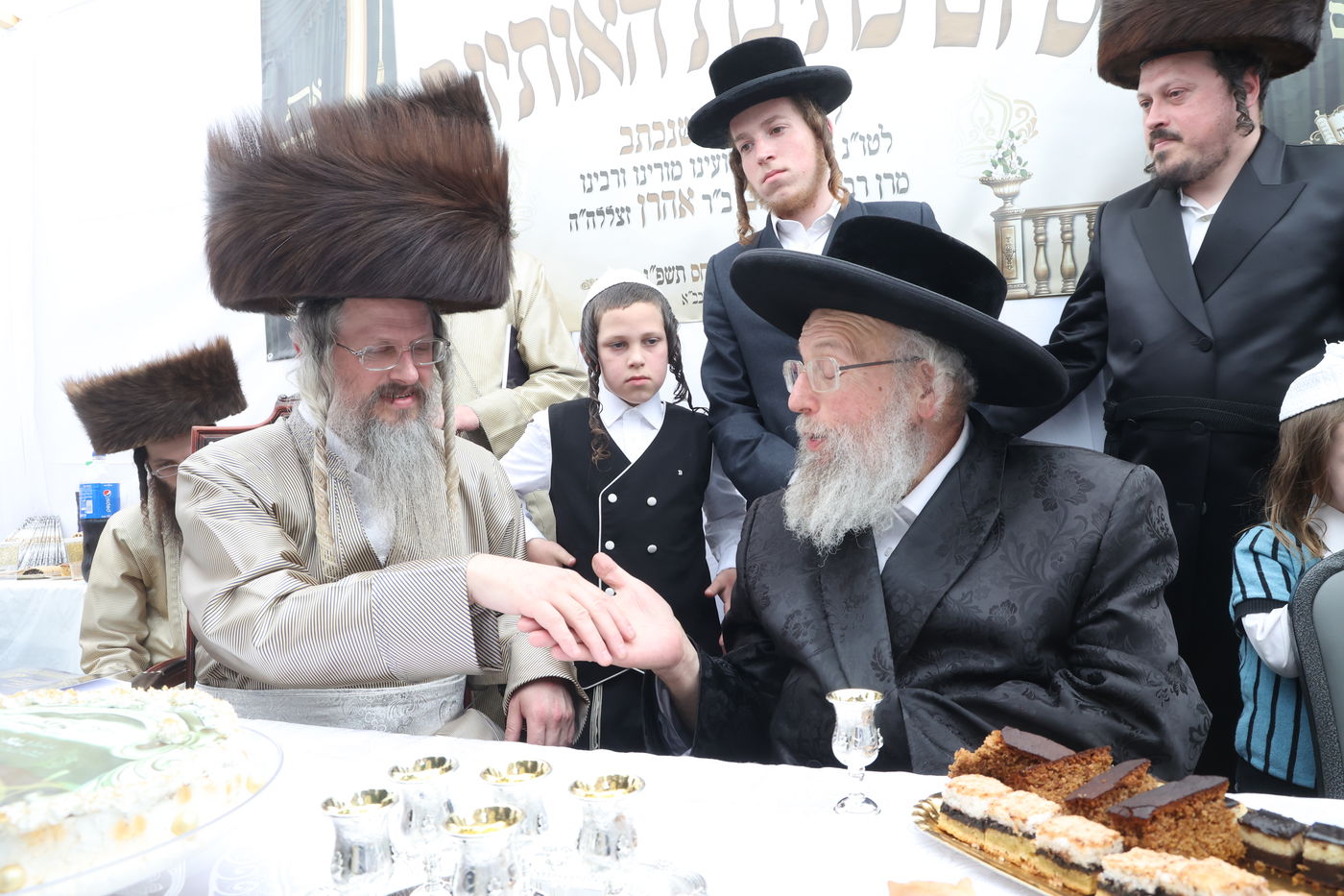 ה'וויטעפסק'ערס' חסמו את כיכר השבת | תיעוד 