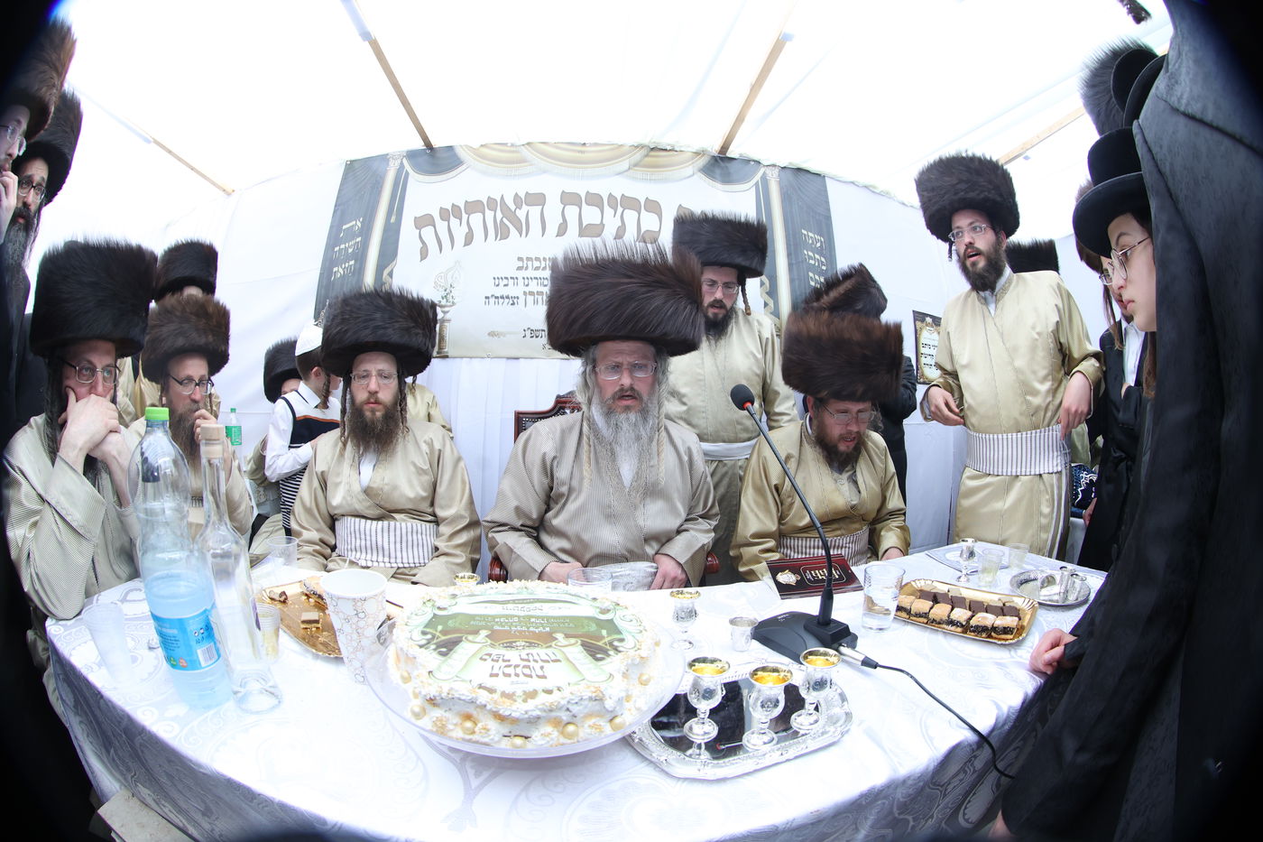 ה'וויטעפסק'ערס' חסמו את כיכר השבת | תיעוד 