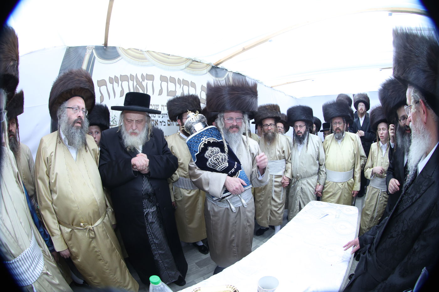 ה'וויטעפסק'ערס' חסמו את כיכר השבת | תיעוד 