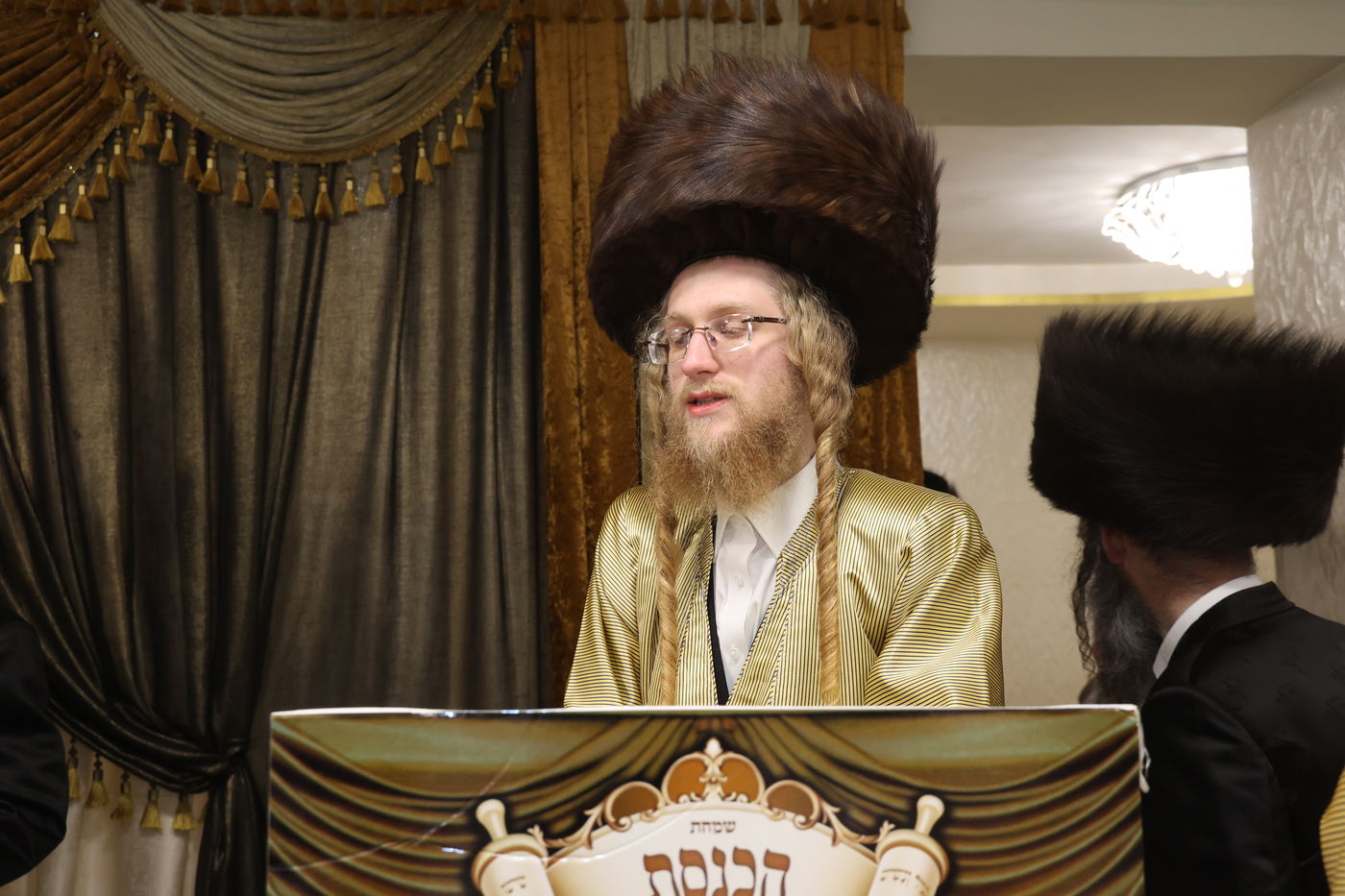 ה'וויטעפסק'ערס' חסמו את כיכר השבת | תיעוד 