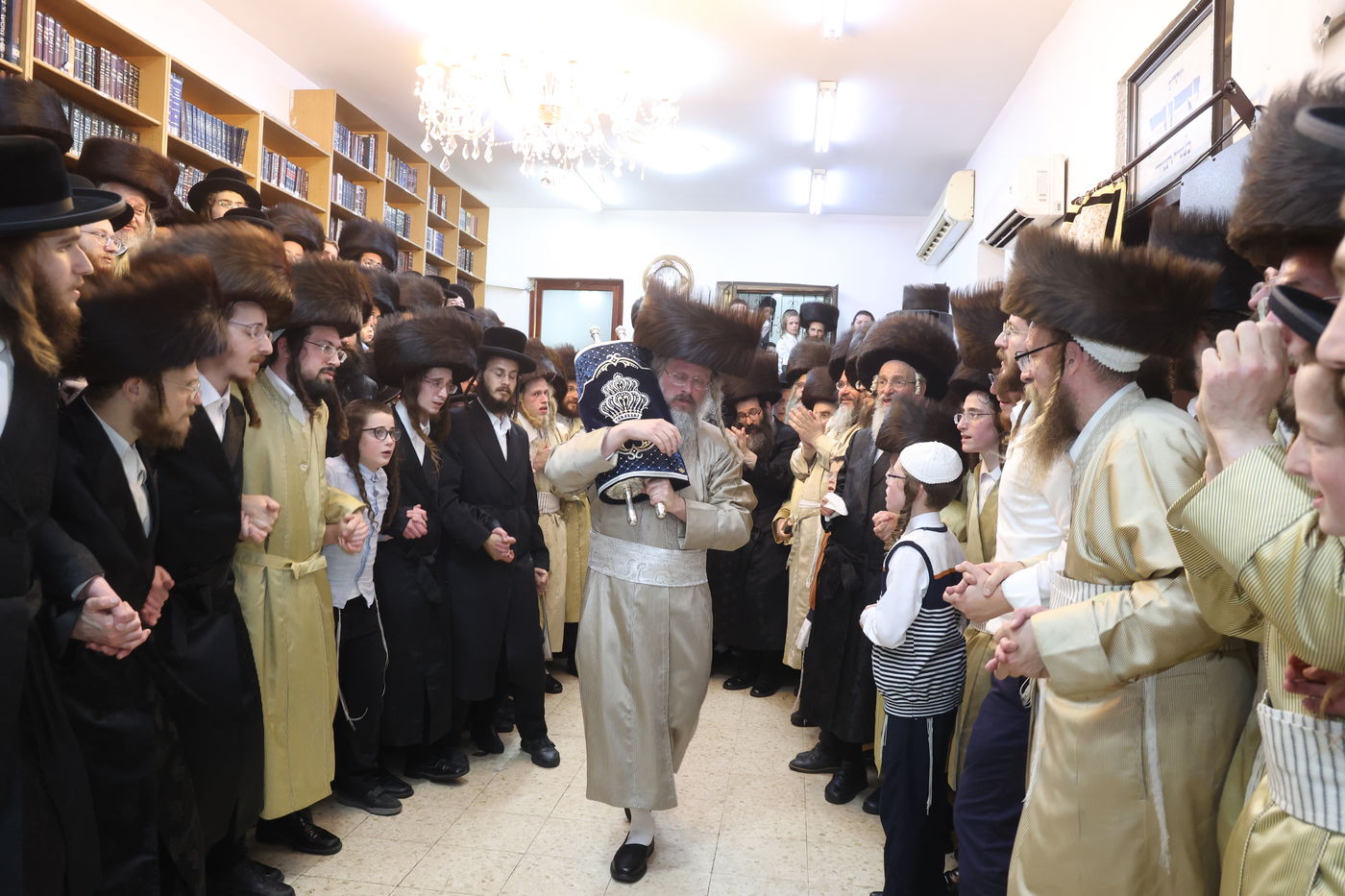 ה'וויטעפסק'ערס' חסמו את כיכר השבת | תיעוד 