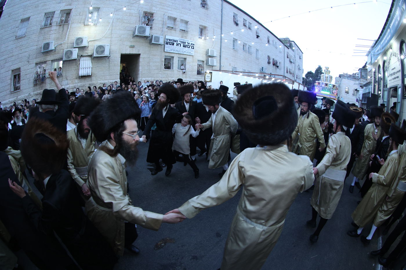 ה'וויטעפסק'ערס' חסמו את כיכר השבת | תיעוד 