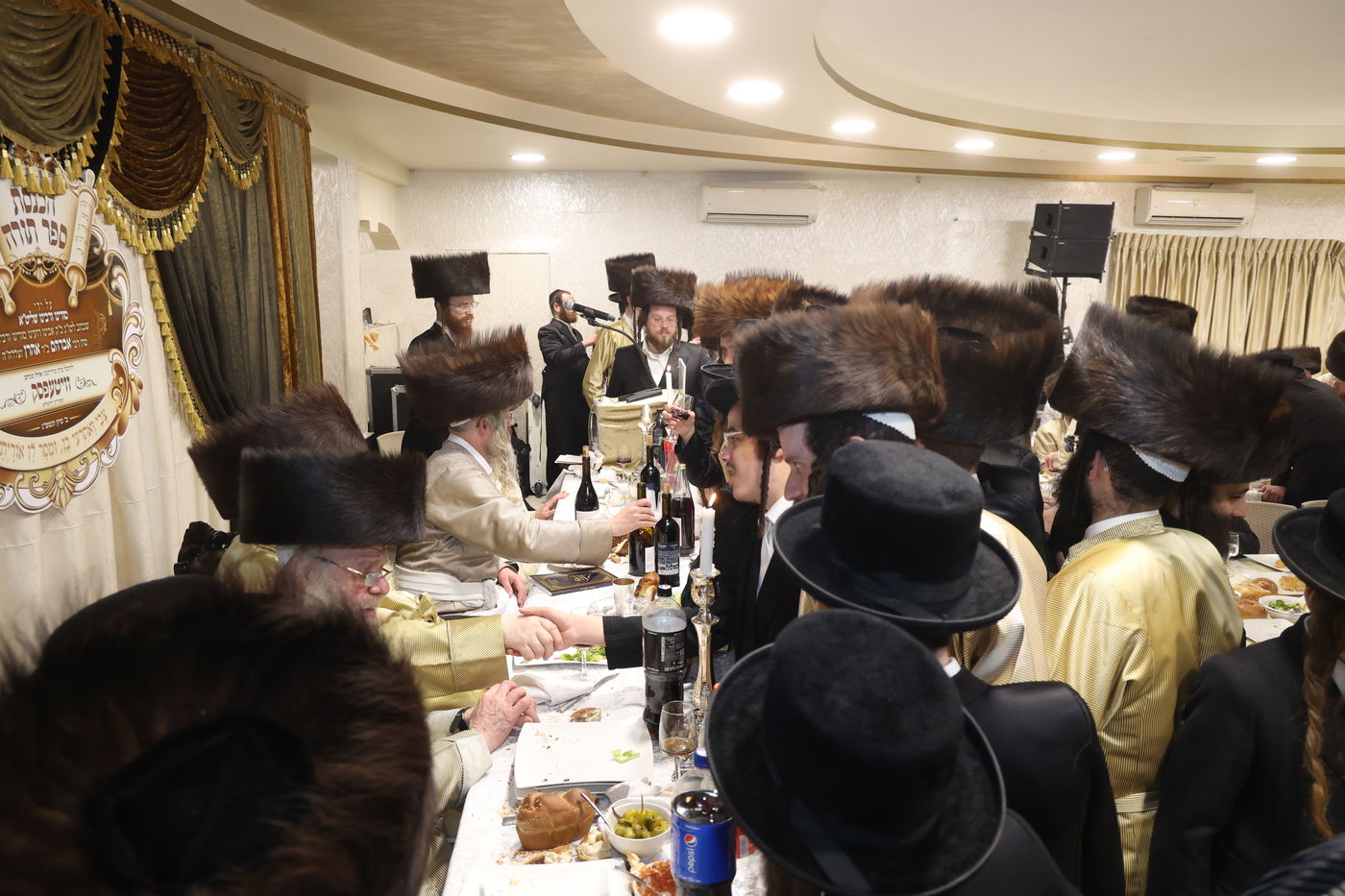 ה'וויטעפסק'ערס' חסמו את כיכר השבת | תיעוד 