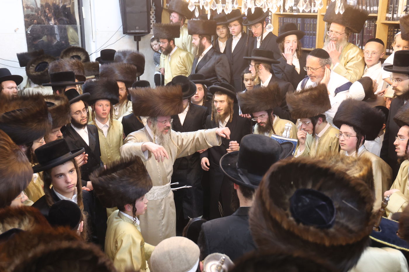 ה'וויטעפסק'ערס' חסמו את כיכר השבת | תיעוד 