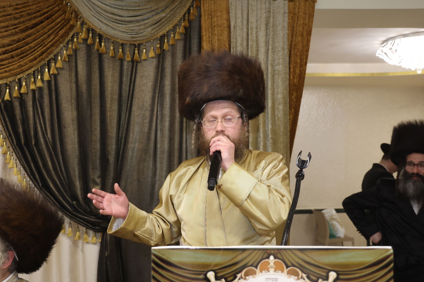 ה'וויטעפסק'ערס' חסמו את כיכר השבת | תיעוד 