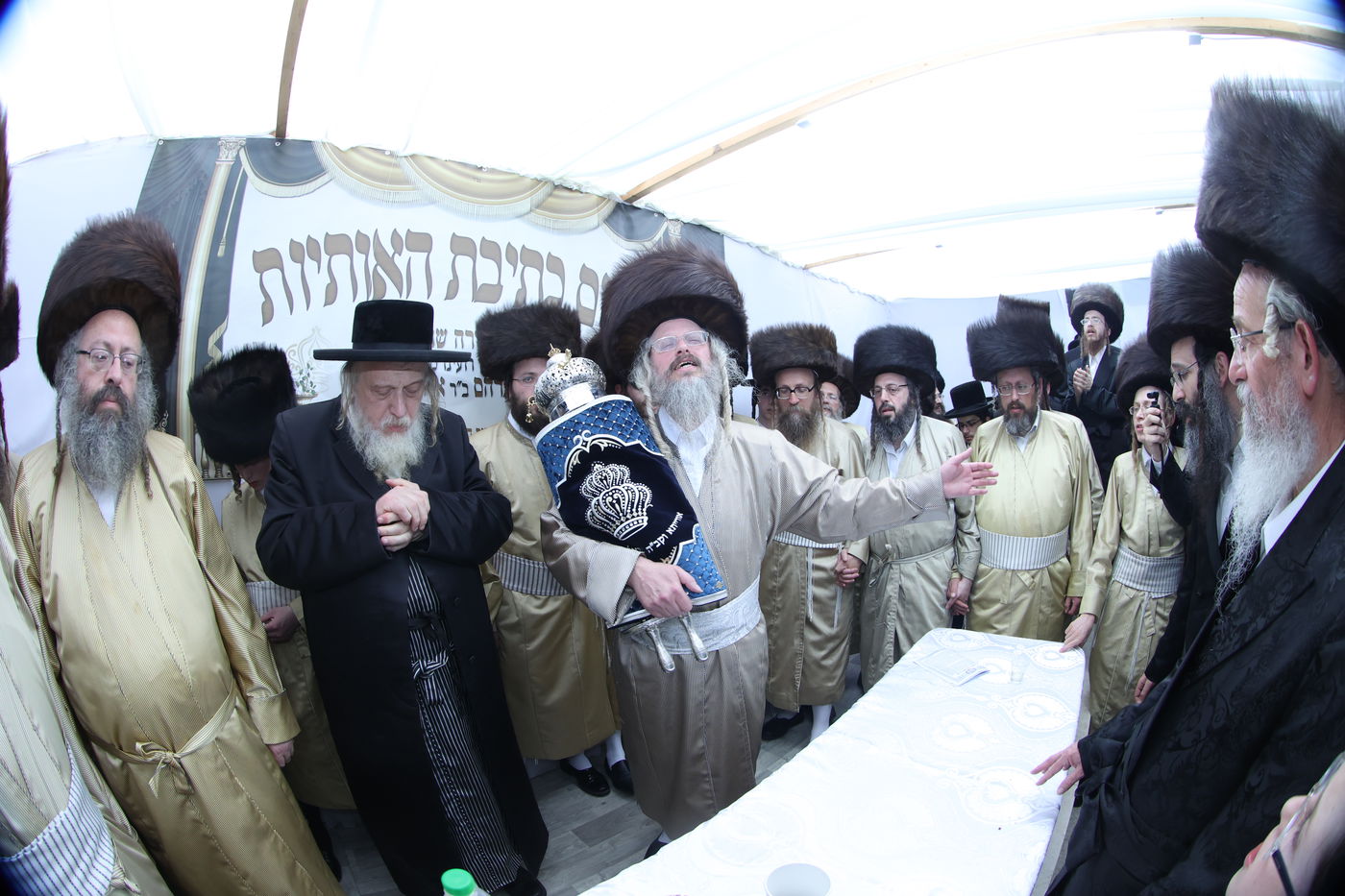 ה'וויטעפסק'ערס' חסמו את כיכר השבת | תיעוד 