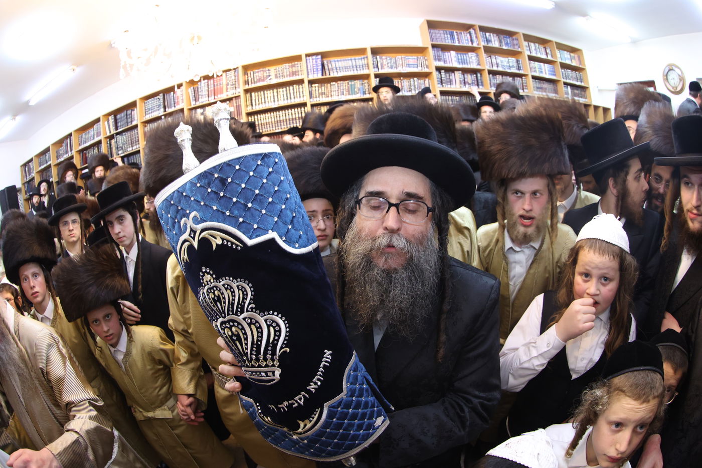 ה'וויטעפסק'ערס' חסמו את כיכר השבת | תיעוד 