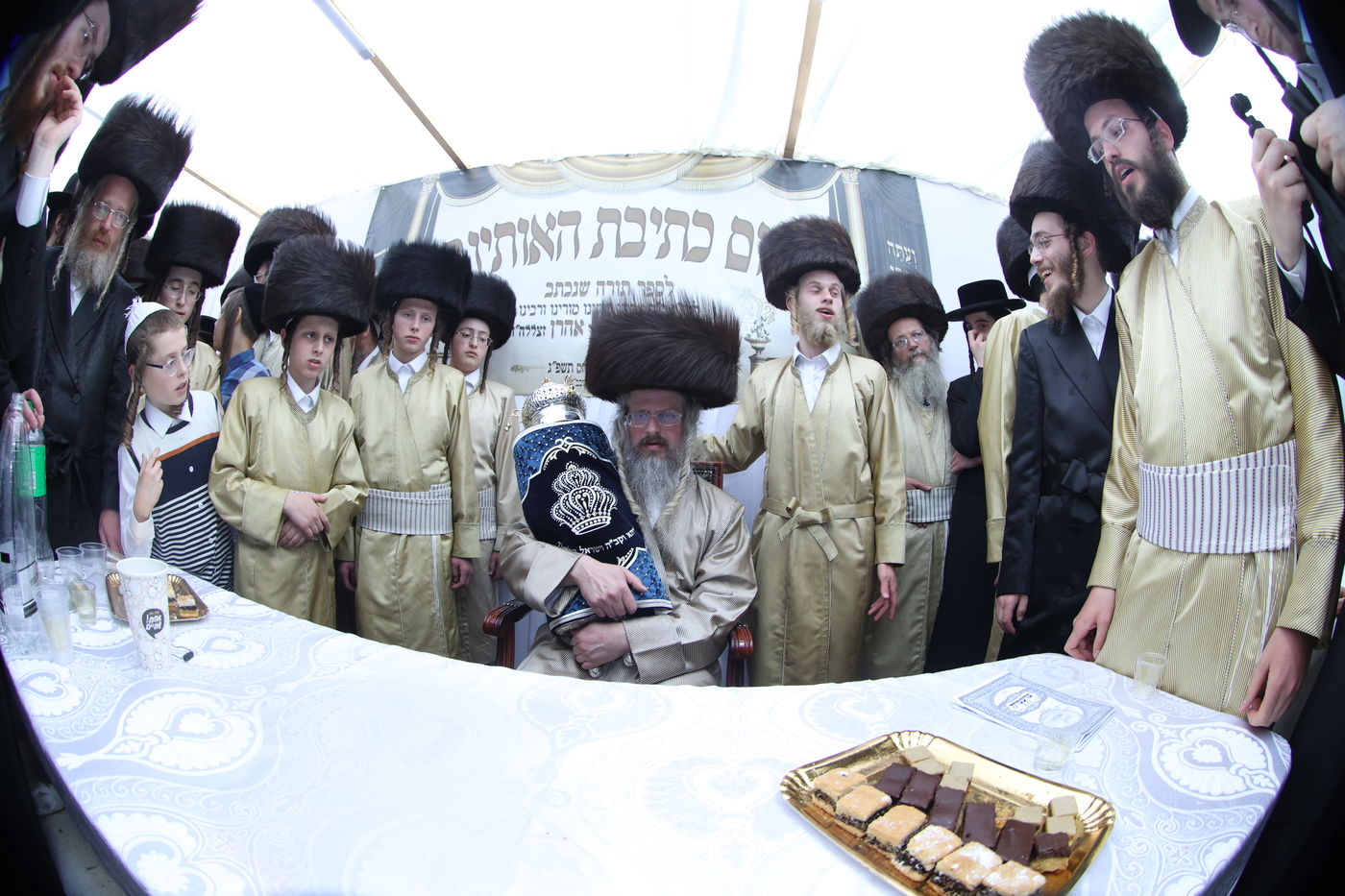 ה'וויטעפסק'ערס' חסמו את כיכר השבת | תיעוד 