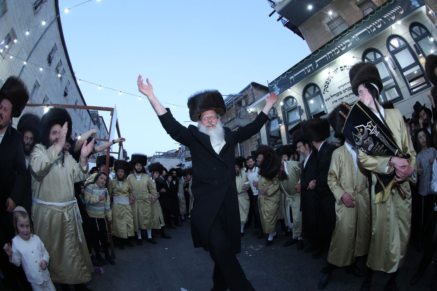 ה'וויטעפסק'ערס' חסמו את כיכר השבת | תיעוד 