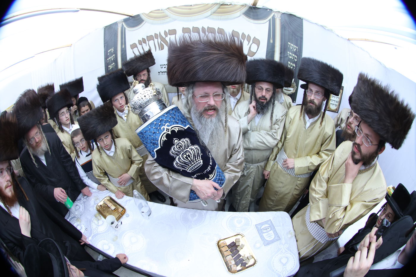 ה'וויטעפסק'ערס' חסמו את כיכר השבת | תיעוד 