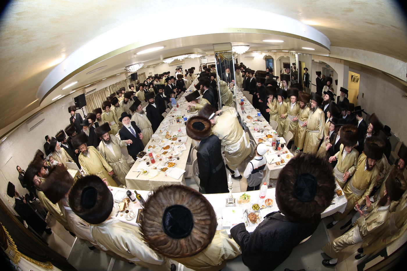 ה'וויטעפסק'ערס' חסמו את כיכר השבת | תיעוד 