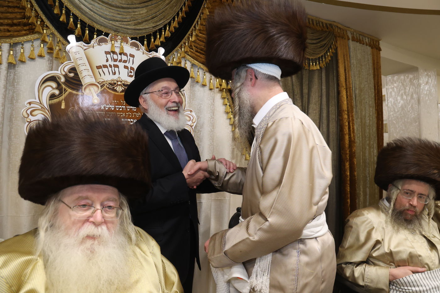 ה'וויטעפסק'ערס' חסמו את כיכר השבת | תיעוד 