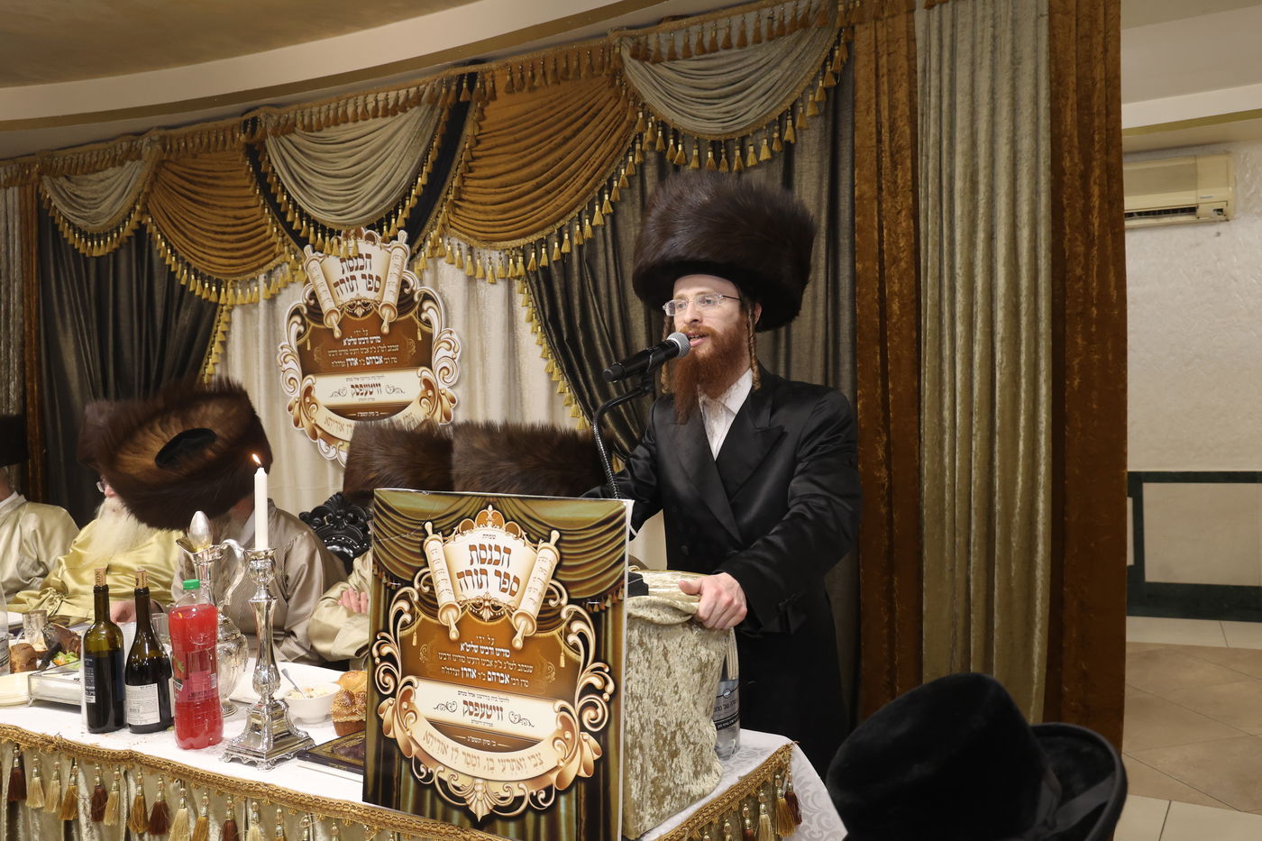 ה'וויטעפסק'ערס' חסמו את כיכר השבת | תיעוד 